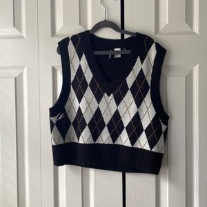 H&M cropped plaid sweater vest